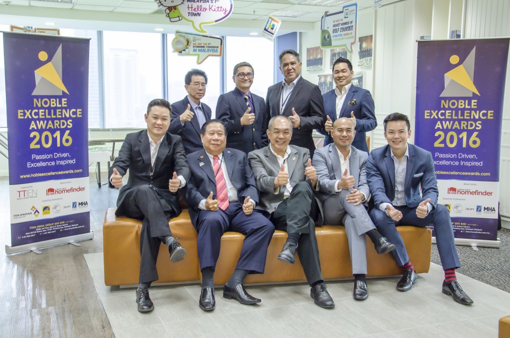 Judging Session 2: Seated (L-R): Mr. Eddie Tan - Organizing Chairman, Managing Director of TTien Media Group and Past Vice-President of World FIABCI Young Members' Committee; Y.Bhg Datuk Ng Seing Liong PJN, J.P - Chief Judge, Past President and Patron of Real Estate Housing Developers' Association Malaysia (REHDA); Mr.Erick YT Kho, President of Malaysia Institute of Estate Agents (MIEA); Y.Bhg Dato' Azmall Jamaluddin, Managing Director of 3D REID International, National Committee of International Real Estate Federation (FIABCI) Malaysia Chapter; Steve Wee, Personal Branding Expert, Founder of Brand Yourself Agency and Co-founder of School of Charisma. | Standing (L-R): Ar. Eric C.L. Gan, Council Member of the Association of Construction Project Managers Malaysia (ACPM); Sr. Adzman Shah Mohd Ariffin, Registered Valuer, Registered Estate Agent, Property Manager, Chartered Surveyor; YM Tunku Dato’ Adj. Prof. Sr. Dr. Fauzi bin Tunku Dato’ Abdul Malek Al-Haj, Past Vice President of Royal Institution of Surveyors Malaysia (RISM); Dr. Gerard Kho, Chief Marketing Officer of Medini Iskandar Malaysia S/B
