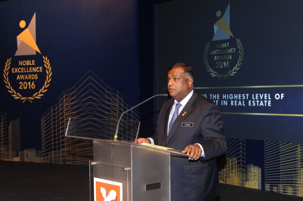 Dato’ Dr. Loga Bala Mohan delivering his thought-provoking keynote address with aplomp!