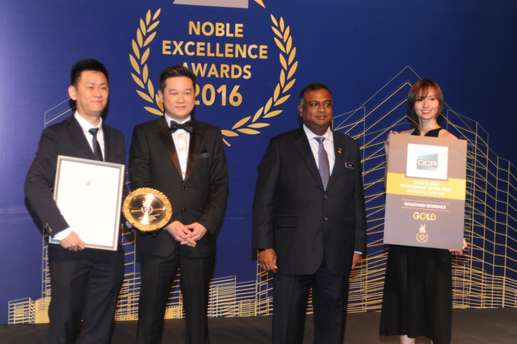 Mr. Isaac Chua, Senior Manager (Project Management) of OCR Land Holdings receiving the ‘Central Best Development of the Year: Residential High-Rise’ Award (GOLD) for Boulevard Residence, lBandar Utama, P.J.