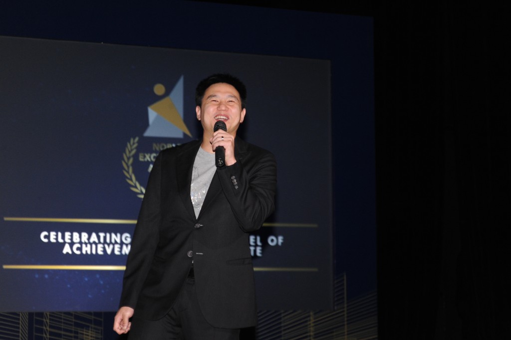Stand-up comedian Douglas Lim wows the audience with his wit & innovative brand of humour