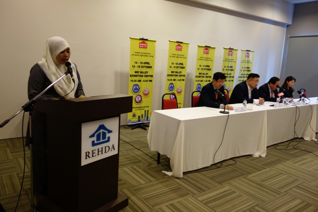 The MAPEX 2017 press conference features key figures and representatives of REHDA Malaysia.